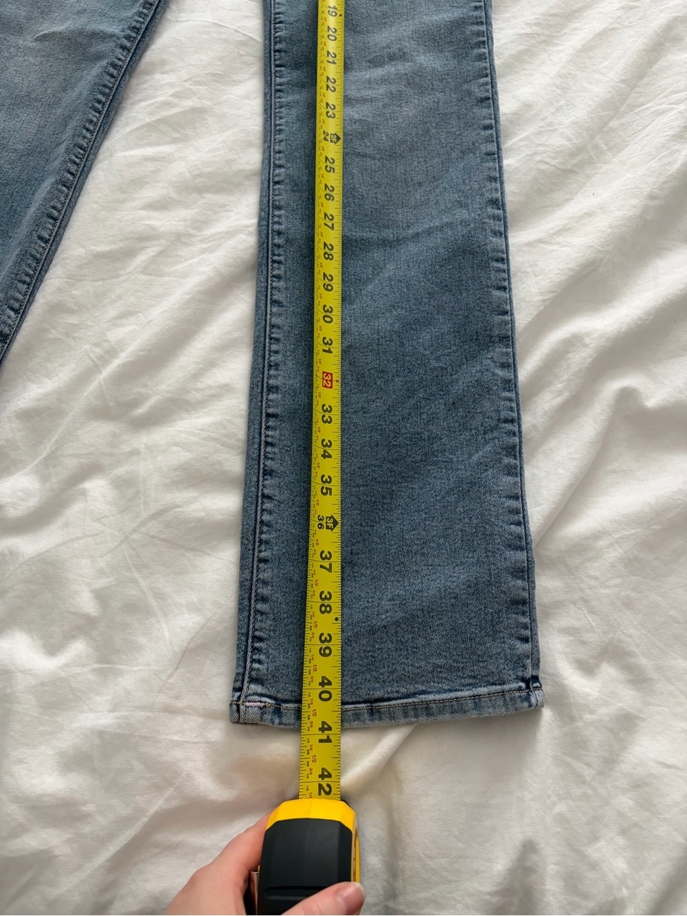 True Religion Women’s Mid-Rise Billie Straight Leg Light Wash Jeans Size 27 - Picture 9 of 16